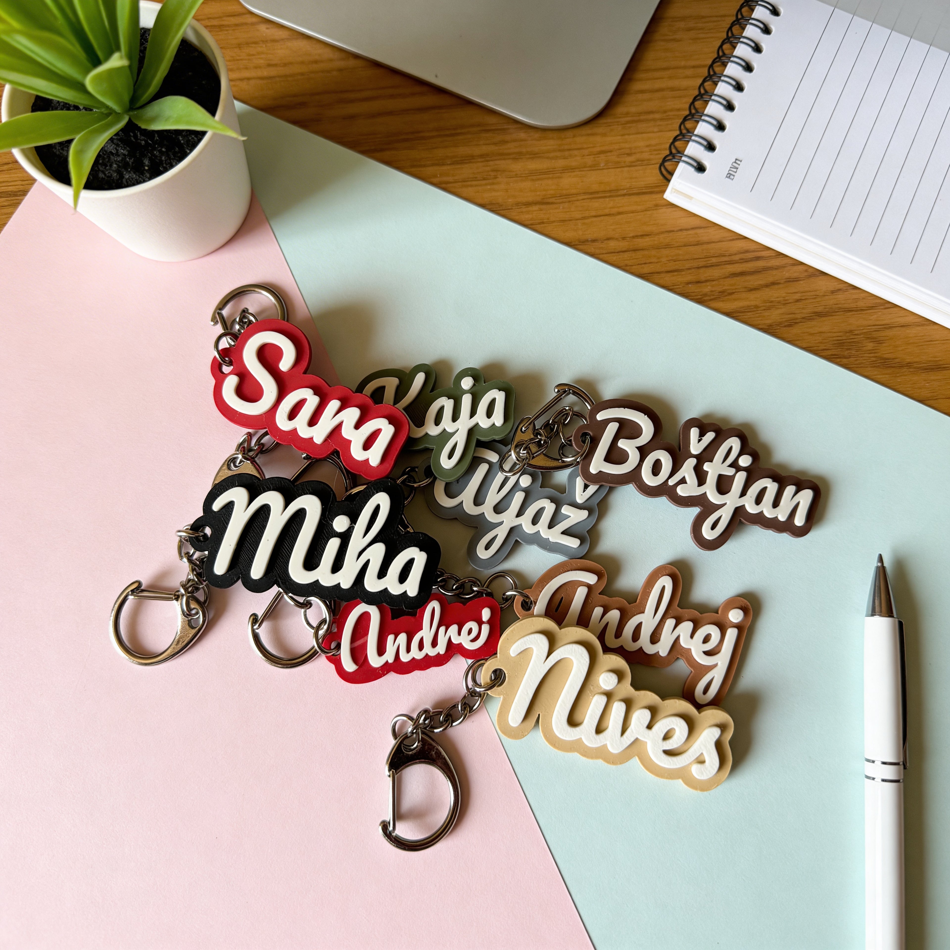 Obesek z imenom po želji